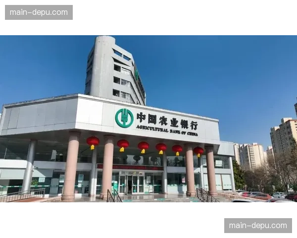 法兰克信貸銀行競技場启动看台顶棚太阳能板安装工程